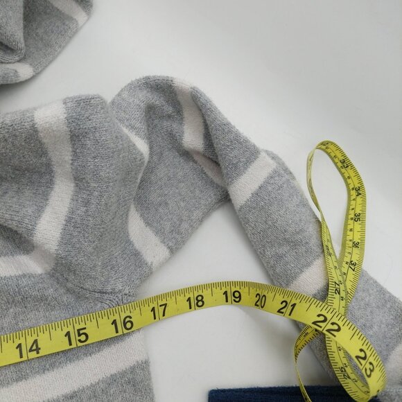 American Eagle Women's Hoodie Sweater Size XL Striped Gray Cream V Neck Zipper - Picture 4 of 9